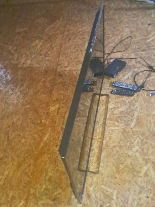 Telewizor  HDMI. KRUGER  MATE 42 Cali + DEKODER    Wzmacniacz