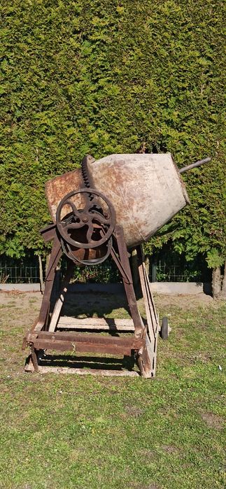 Betoniarka metalowa