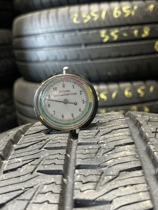 *Opony Continental 235/65/16C para