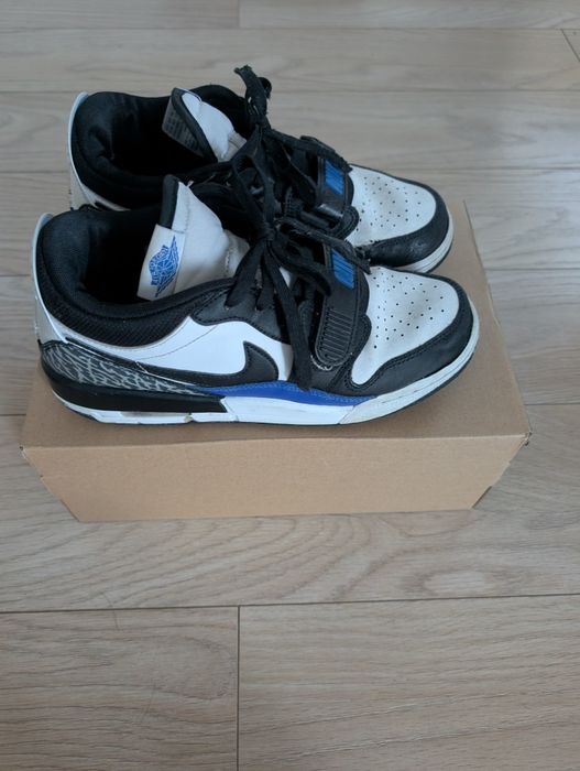 Jordan Buty dziecięce Air Jordan Legacy CD9054-114  rozmiar 39