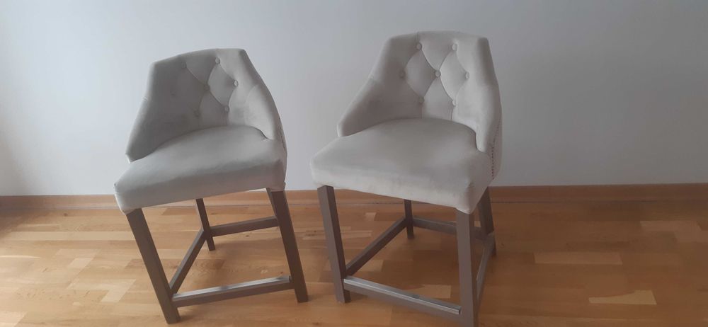 Krzesła barowe welurowe dwie sztuki