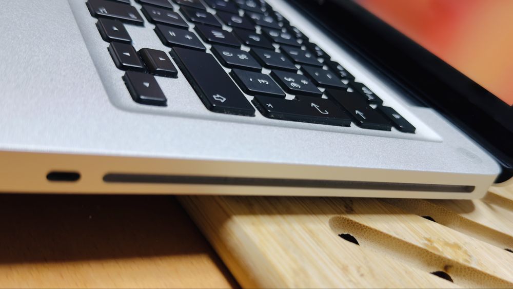 Macbook  pro 13.  8g512