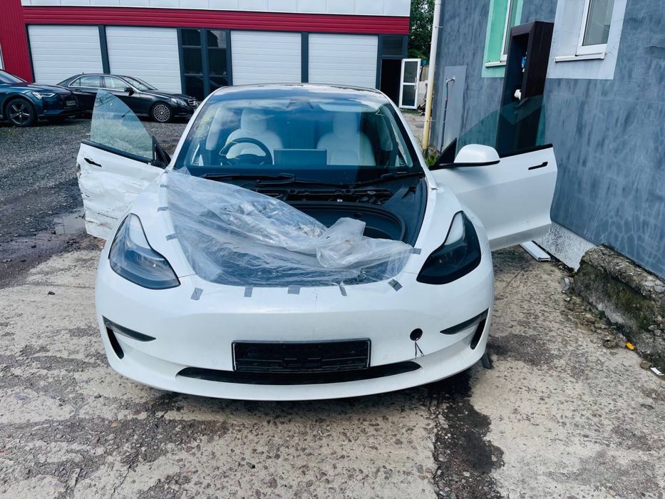 Розборка шрот Tesla 3 Тесла 3 Tesla model 3