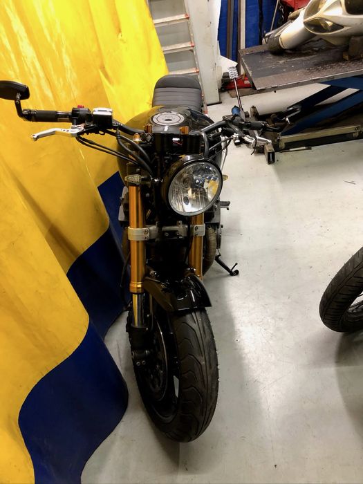 Honda 750  Naked