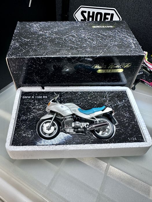Miniatura BMW R 1100 RS Escala 1/24 Minichamps