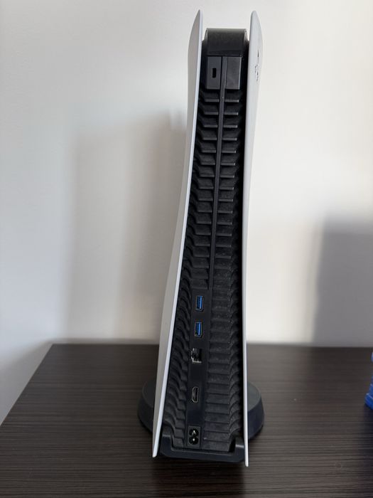 PlayStation 5 PS5 :2 pady i 17 gier