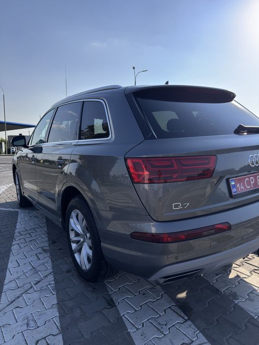 Ауди Q7 2.0 бензин 2017