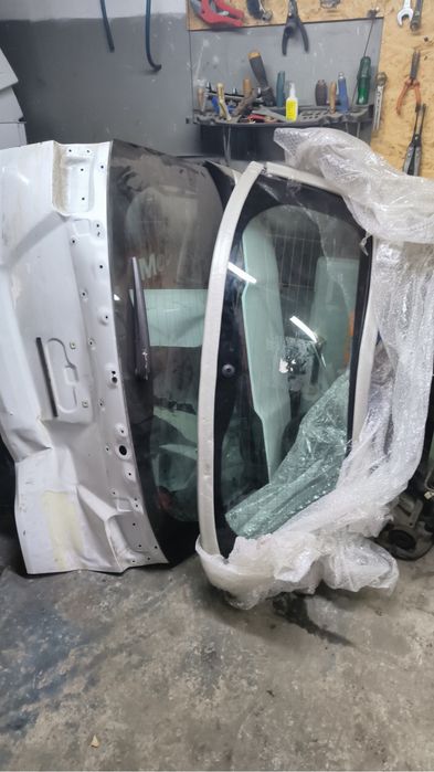 Стекло ляды кришки багажнику шевролет болт chevrolet bolt euv 2022 2023 2024 42779821