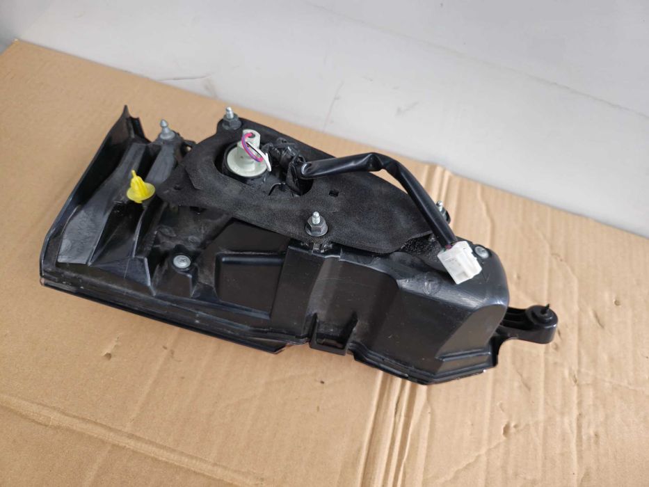 Farolim STOP direito LEXUS NX NX200T NX300H