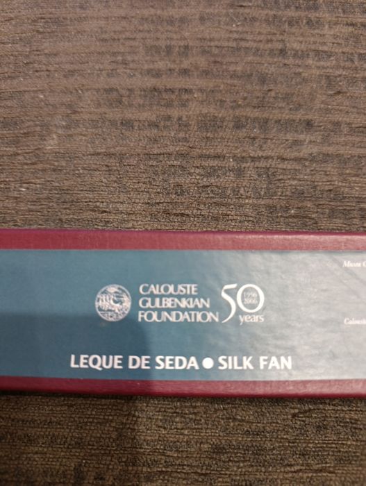 Leque em seda  novo