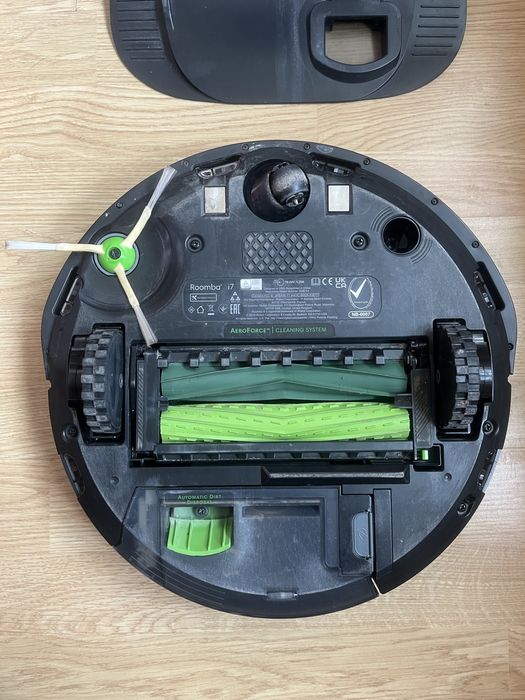 Odkurzacz Roomba i7 ze stacją