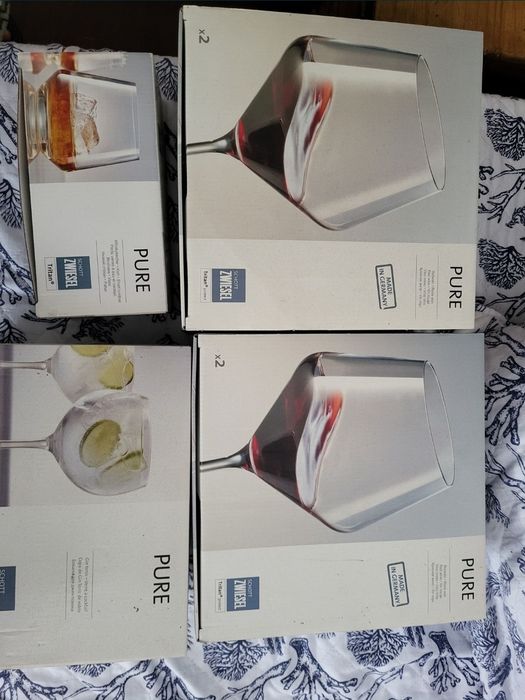 Conjunto taças e pratos