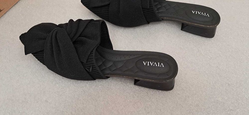 Buty VIVAIA czarne  rozmiar 36  dzianina streth