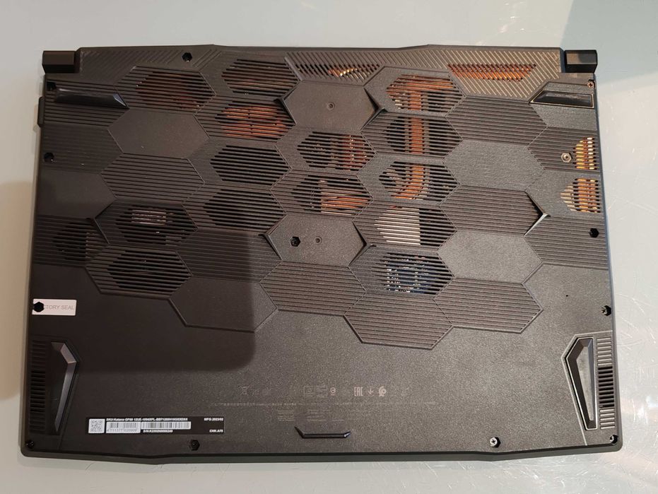 Laptop MSI katana gf66 12ue