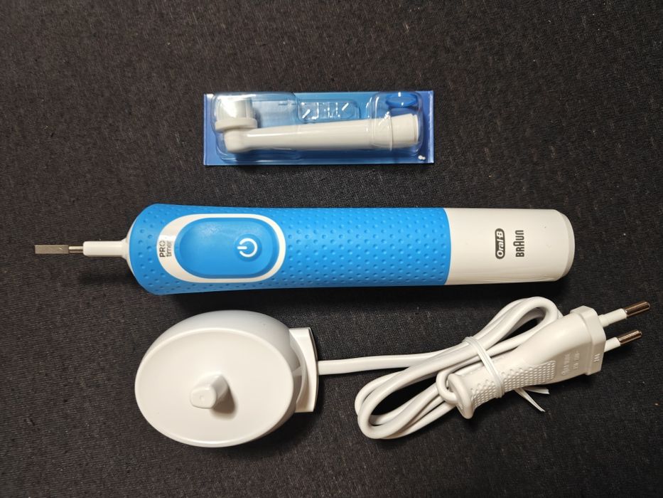 Oral-B VITALITY 100  NOWY ZESTAW szczoteczka elektryczna