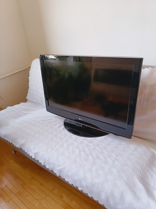 Telewizor LG 37 cali, z pilotem