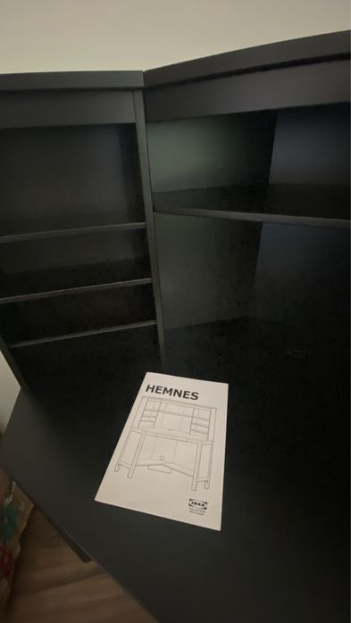 Secretaria de canto com estante IKEA HEMMES
