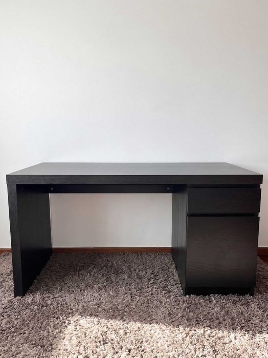 Secretária IKEA Malm cor Preto - ótimo estado - negociável
