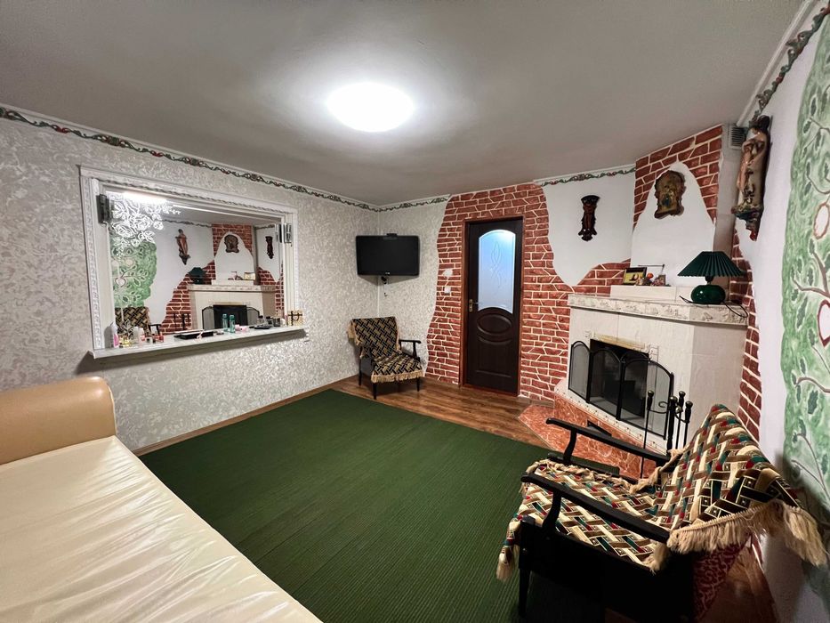 Будинок біля річки