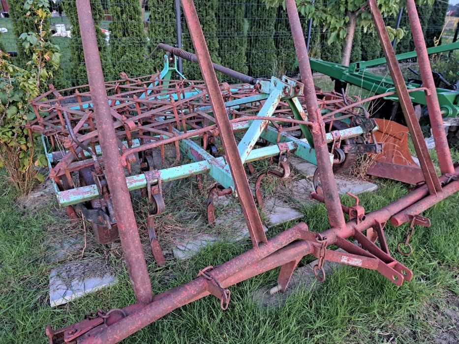 Plug, kultywator z wałkiem 2,2m, brony 5