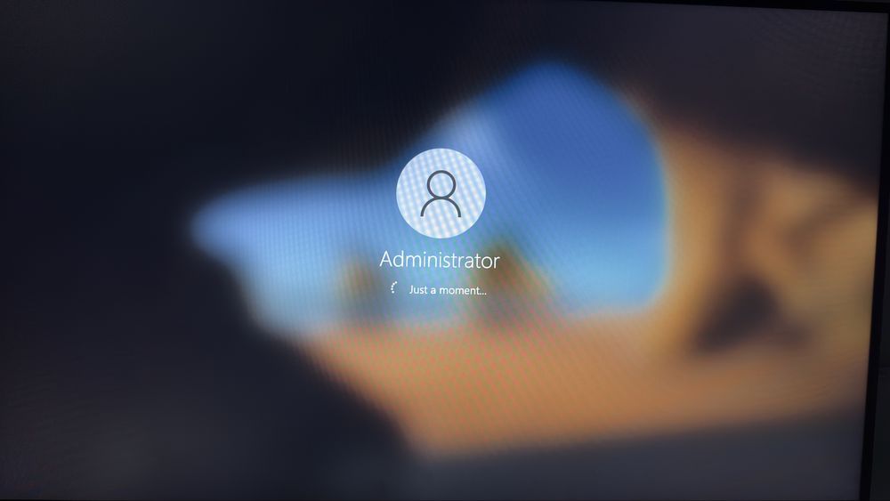 Computador Lenovo ThinkCentre M710s - Intel i7-7700