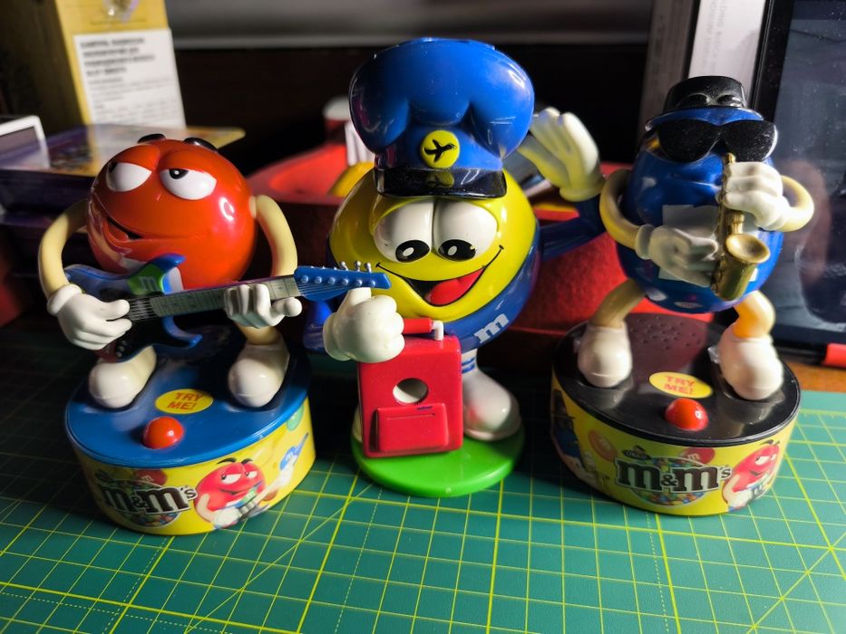 Огромная коллекция: Карточки, фигурки, конструктор  Lego