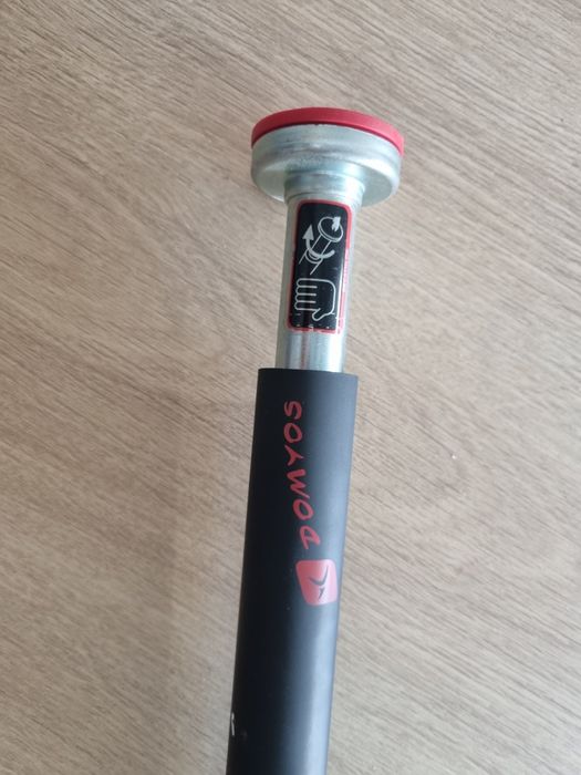 Pull-up bar for door (like new)64585174107265121