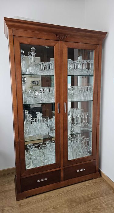 Cristaleira (vitrine) em madeira maciça