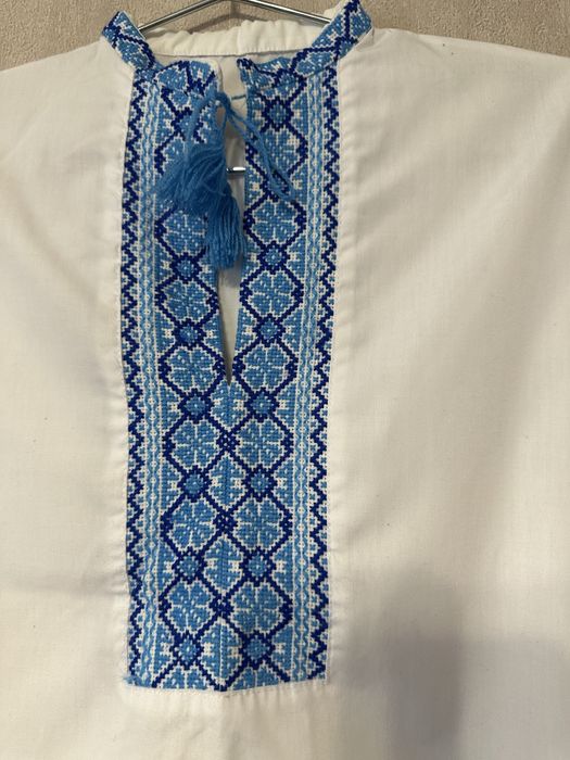 Продам вишиванку для хлопчика на 9 , 10 років