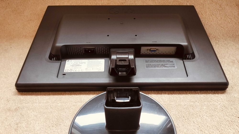 Monitor LG 22" Flatron W2241S