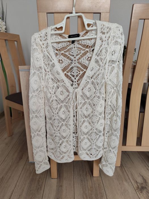 Biały sweter ażurowy piękny