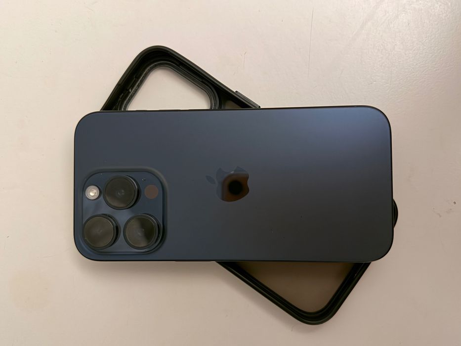 Iphone 15 Pro Como Novo!!