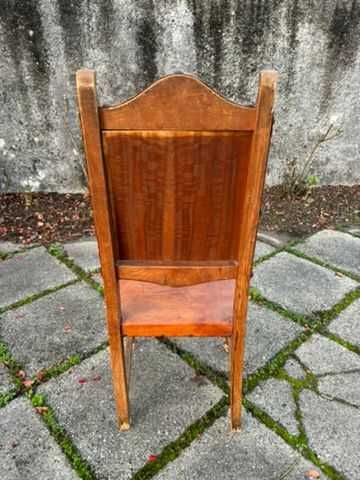 Cadeira sala de jantar em madeira e couro