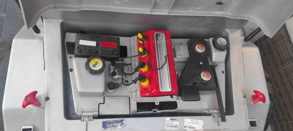 Samochód Pegperego akumulator