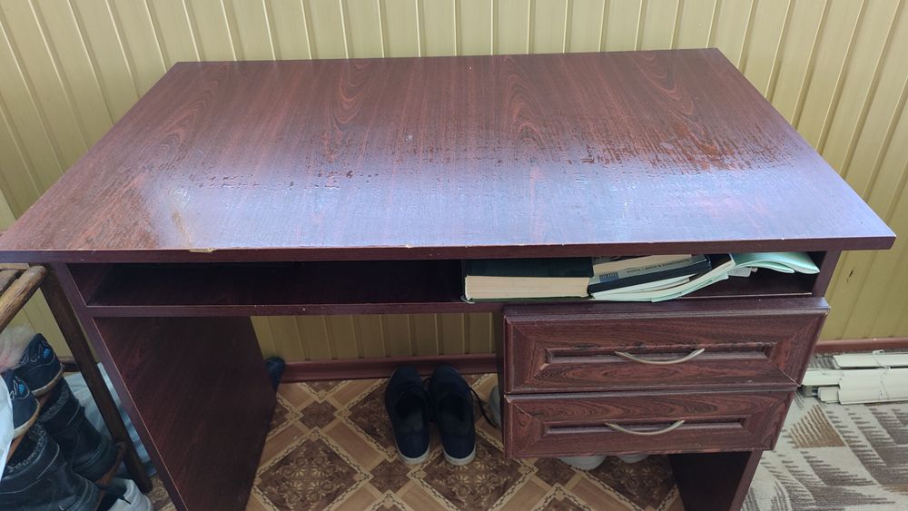 Продамо письмовий стіл
