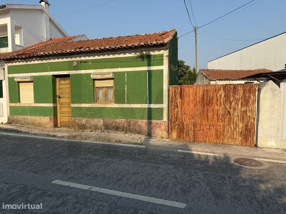 Moradia para Reconstrução em Pereira