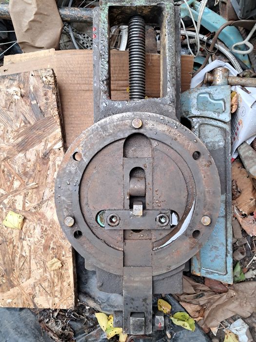 Тіски станочні 250 мм