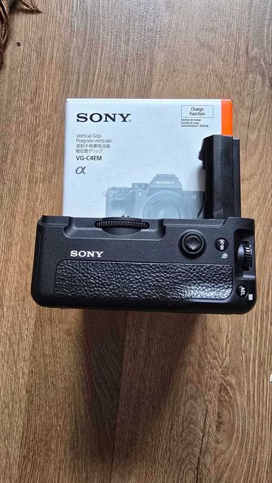 Батарейний блок Sony VG-C3EM для камер α7 III, α7R III, α9 оригінал, новий