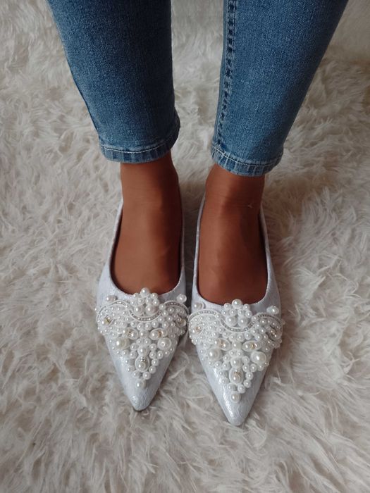 (43/44) Bogato zdobione perłami baleriny koronkowe z Londynu, NOWE