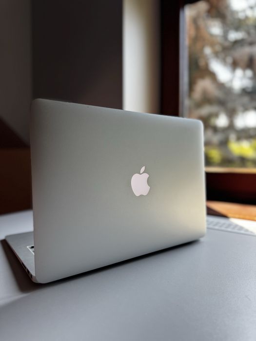 MacBook Air 13” (2017) | i5 1,8 GHz | 8 GB RAM | 128 GB SSD