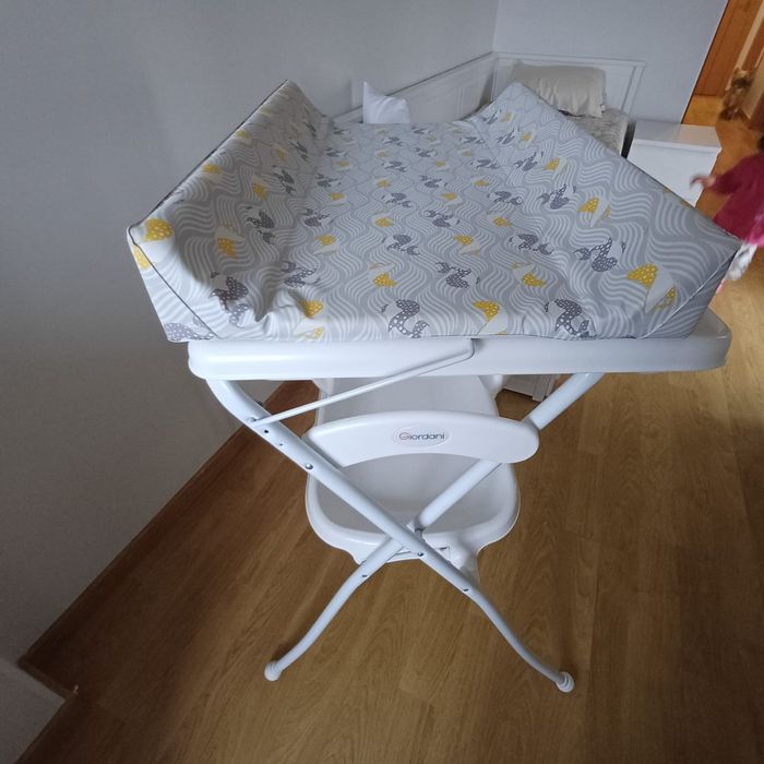 Muda fraldas e banheira Giordani