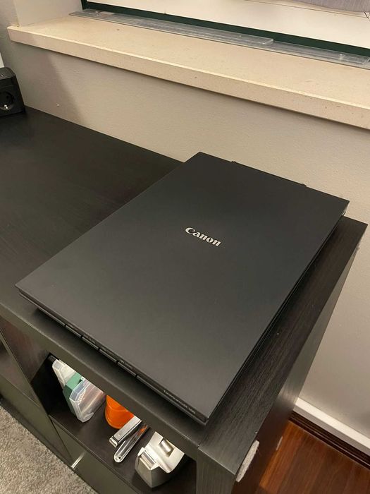 Digitalizadora Canon CanScan lide 300