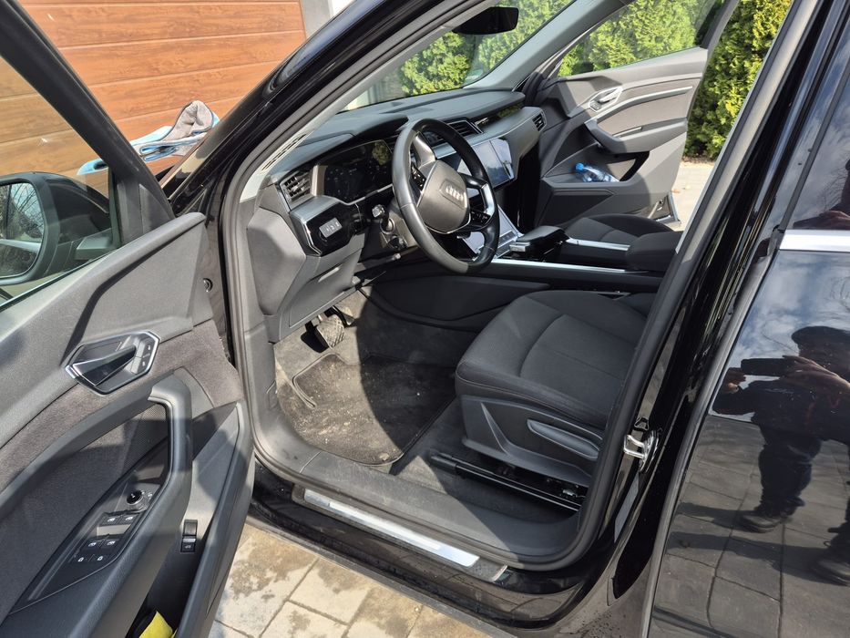 Sprzedam Audi E-TRON
