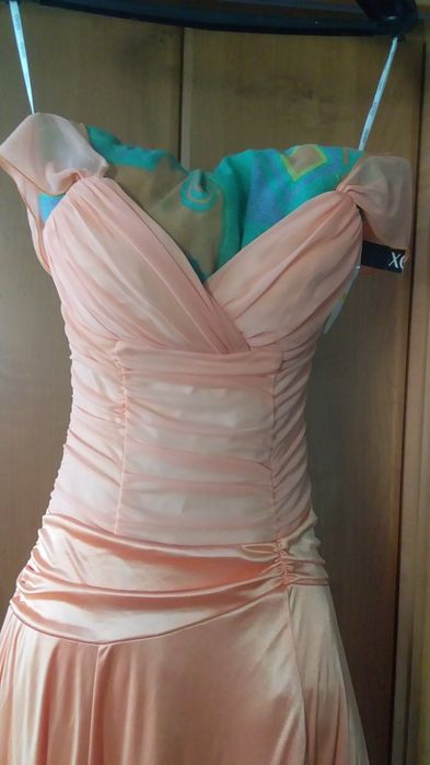 Платье на выпускной.