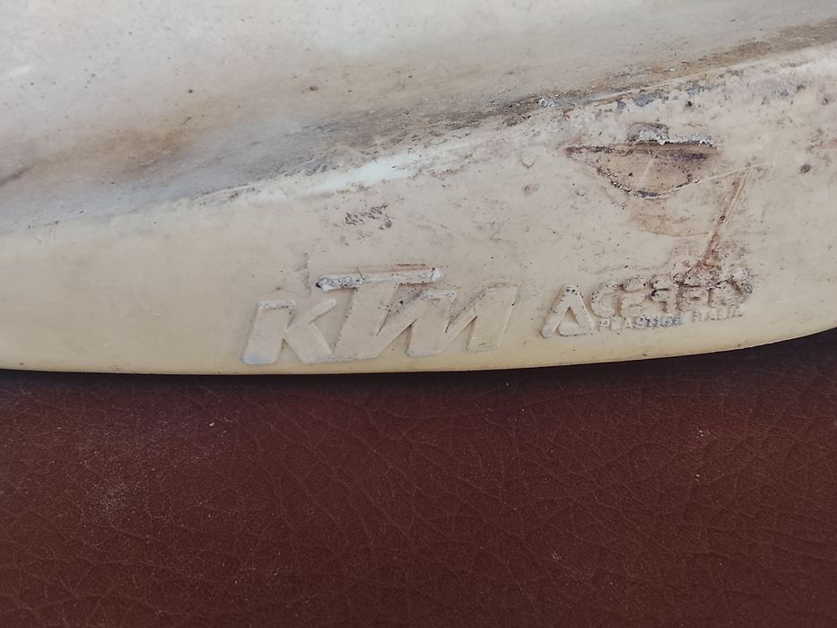 Depósito de mota de cross ktm de 1981