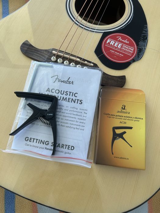 Guitarra Elétrica Acústica (Fender)