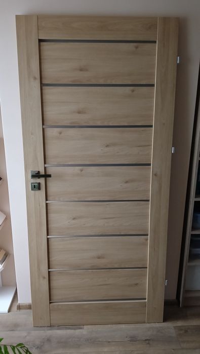Drzwi wewnętrzne 90 prawe + futryna