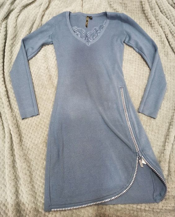 Niebieski sweterek tunika S