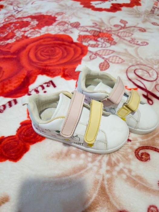 Дитячі кросівки білі