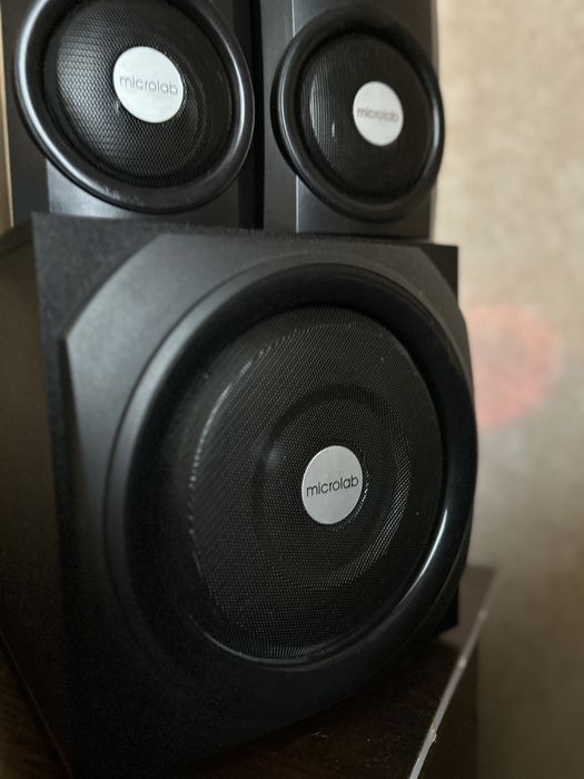 Колонки MICROLAB з самбуфером